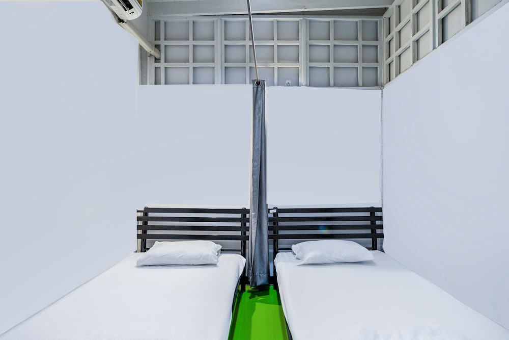 Bed in Female Dormitory photo 3