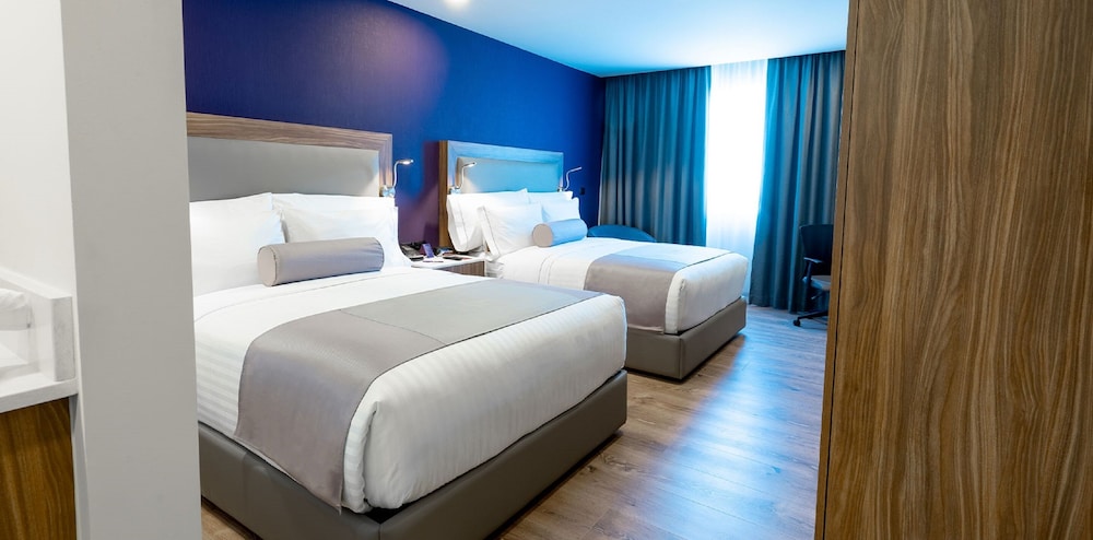 Traditional Room, 2 Queen Beds, City View - Photo 10