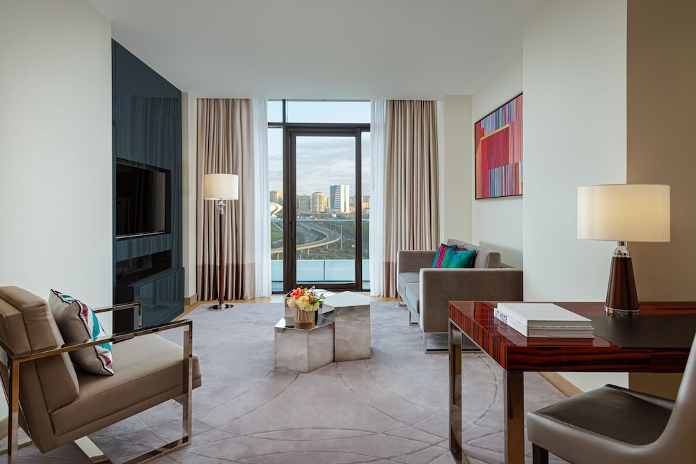 Junior Suite, 1 King Bed photo 3