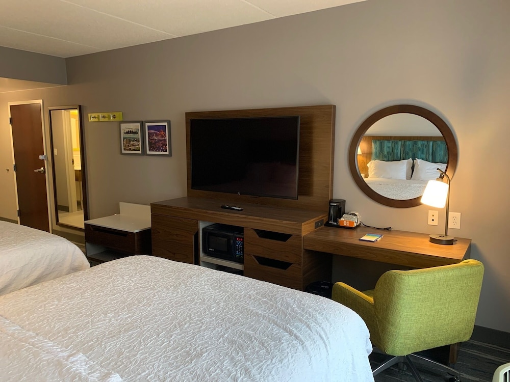 Two queen beds - Photo 4