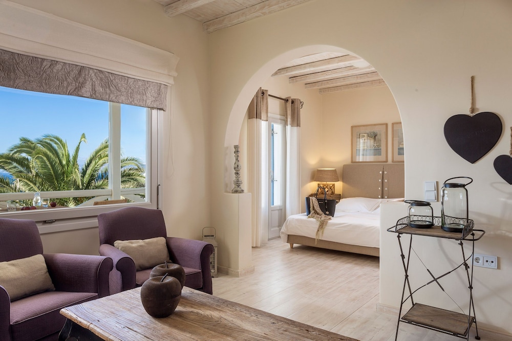 Superior Suite, Sea View - Photo 2