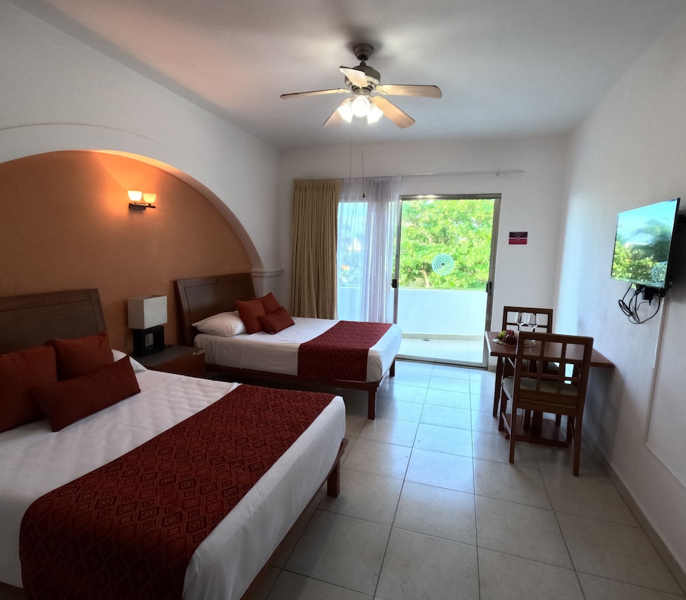 Standard Room, 1 Bedroom, Partial Ocean View - Photo 8