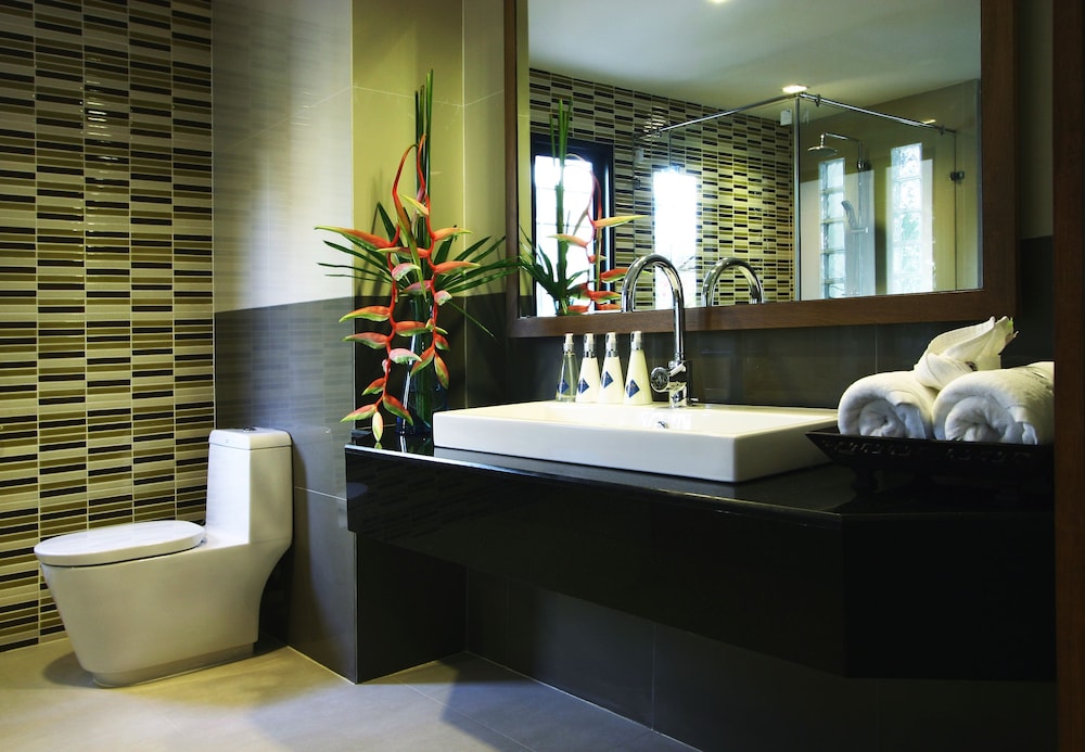 Deluxe Room, 1 Double or 2 Twin Beds, Pool Access, Pool View - Photo 5