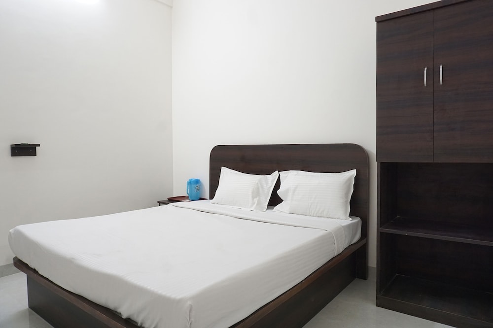 Deluxe Room - Photo 3