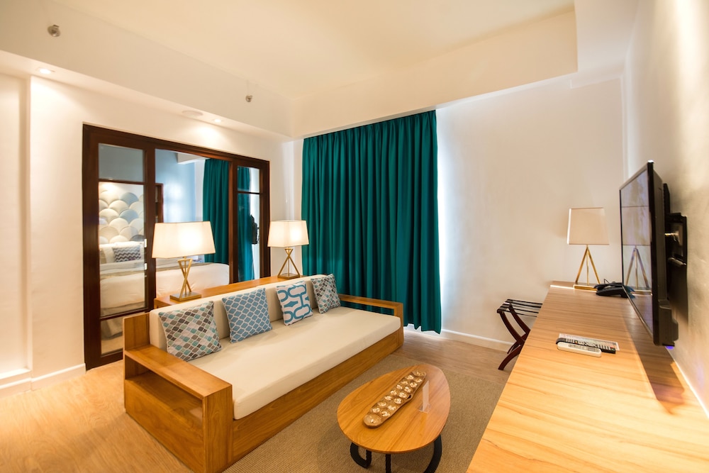 Corner Suite