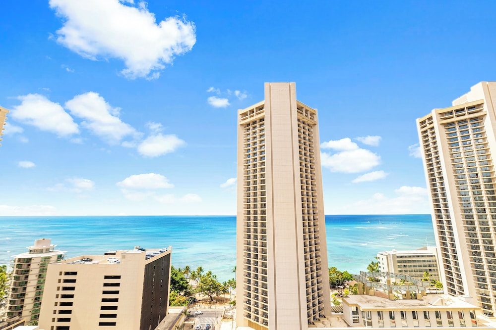 Pacific Monarch - 1 BR - Ocean & City Views: Romantic Suite, 1 Bedroom, Balcony, Ocean View (0103) photo