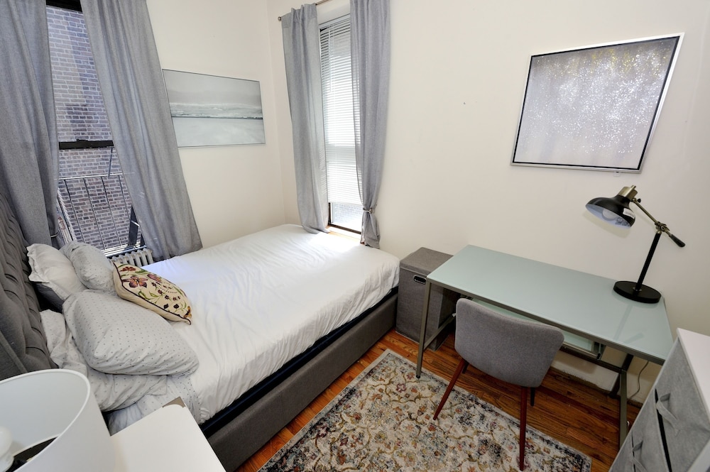 Apartment photo 2