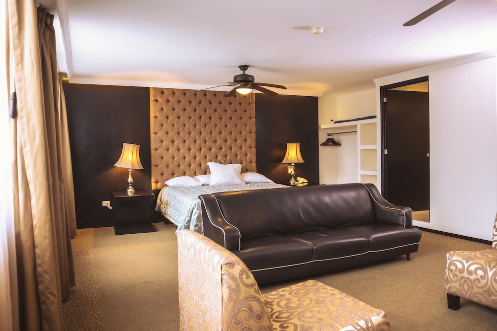 Deluxe Studio, 1 King Bed