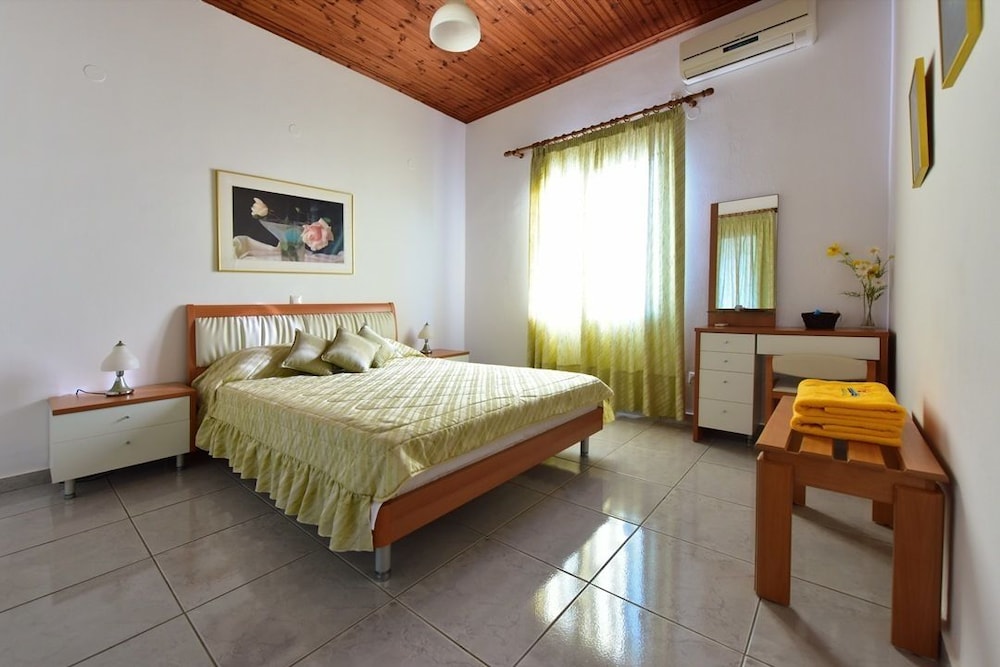 Villa, 1 Bedroom (Yellow) photo 2