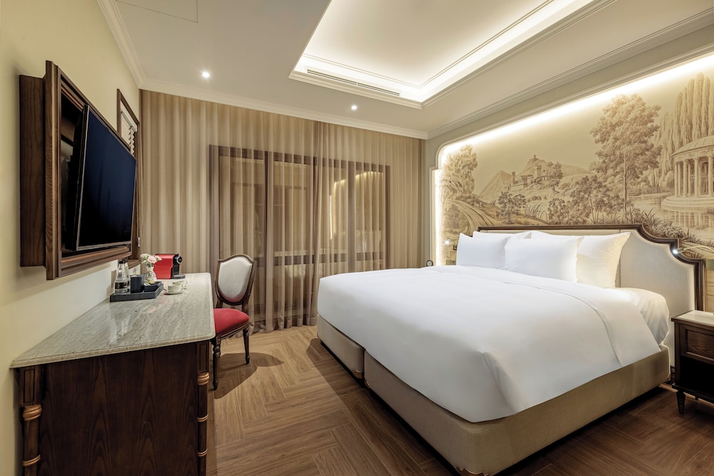 Deluxe Room with Internal Window