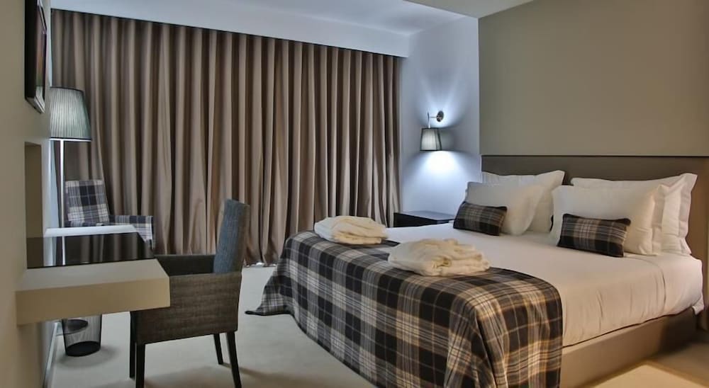 Deluxe Double Room, 1 Double Bed, River View photo 2