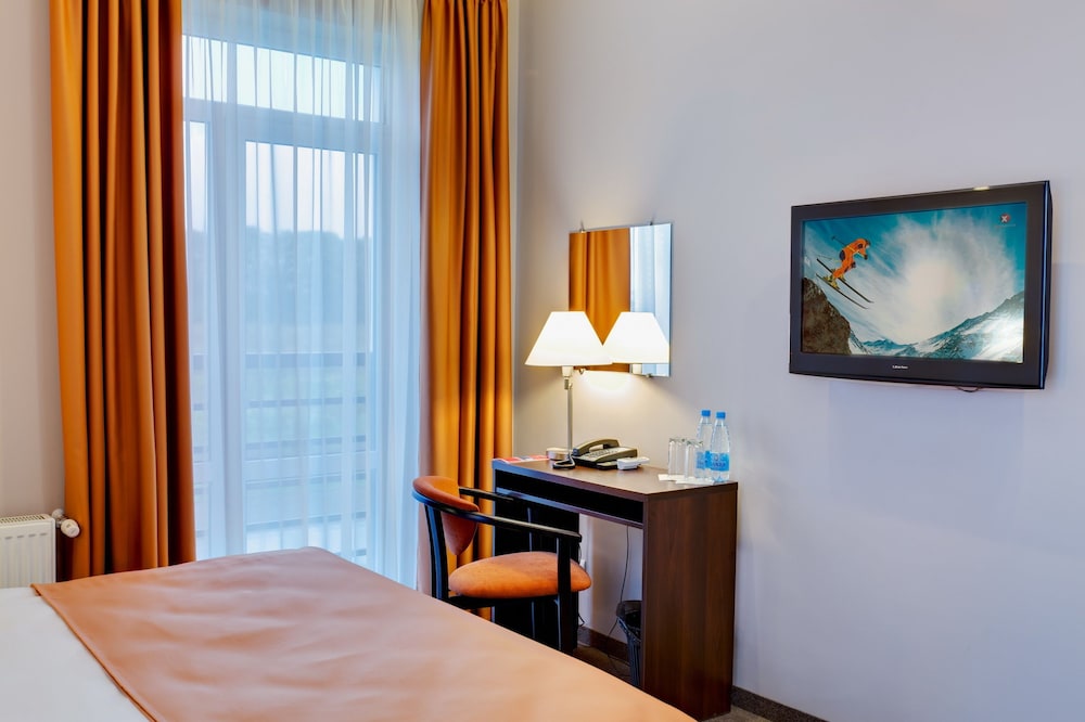 Standard Room, 1 Queen Bed - Photo 3