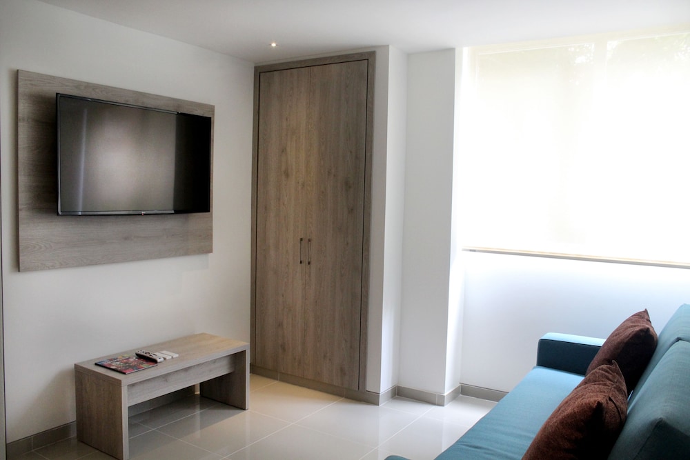 Junior Room, 1 Bedroom, Ensuite photo 3