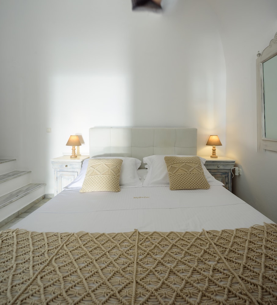 Superior Suite, 1 Bedroom (Sea View & Volcano View)