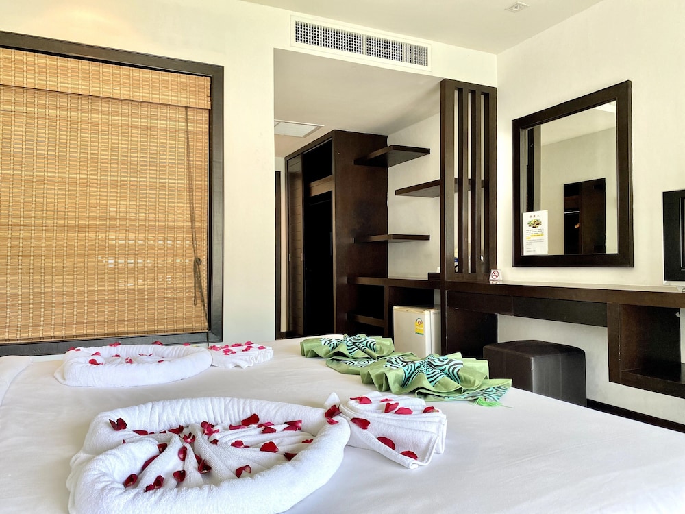 Deluxe Double Room - Photo 25