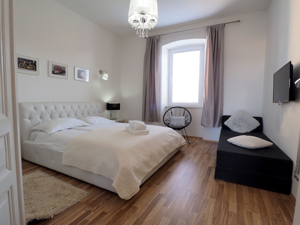 Exclusive Apartment (6) photo 1