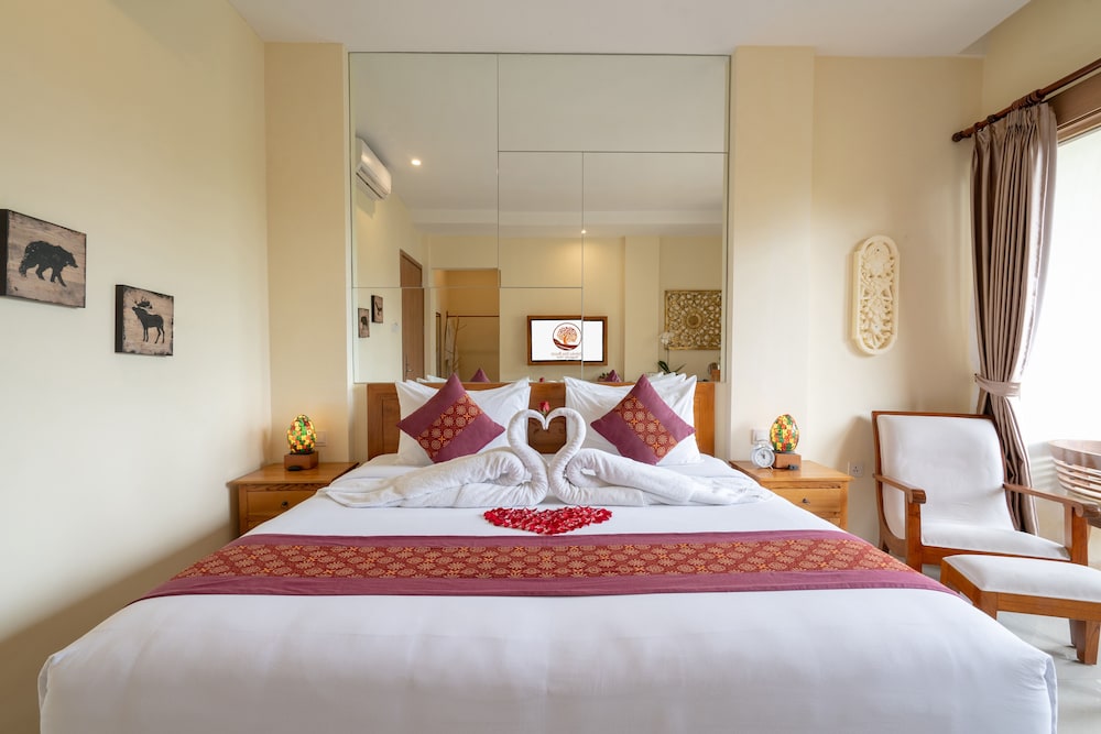 Superior Room with Balcony & Garden View photo 3
