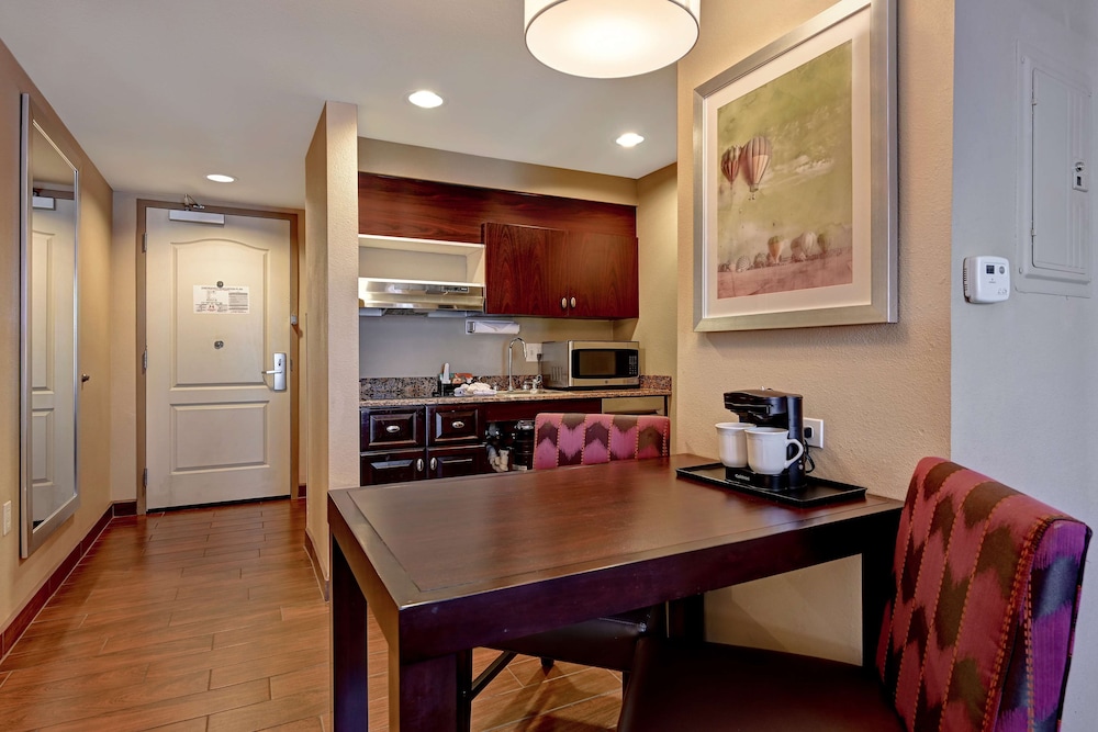 Suite, 1 King Bed, Accessible, Bathtub photo 2