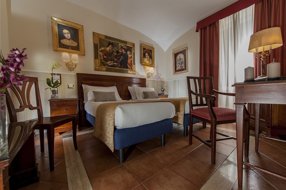 Comfort Single Room thumbnail 6