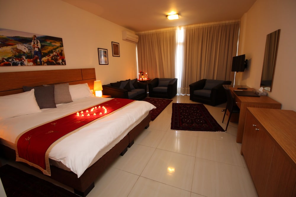 Grand Room photo 1