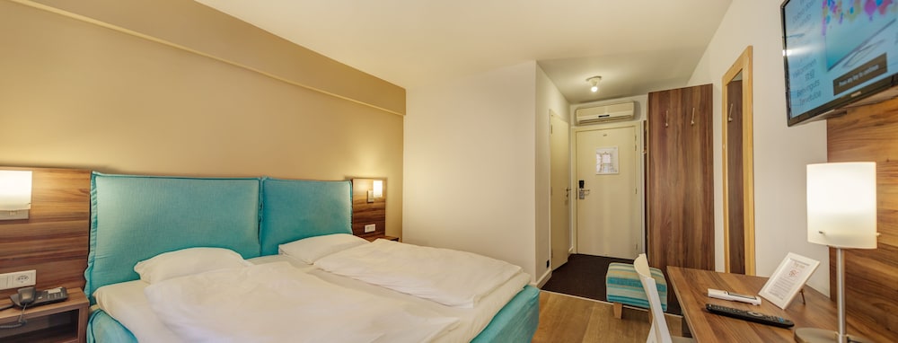 Double Room - Photo 5