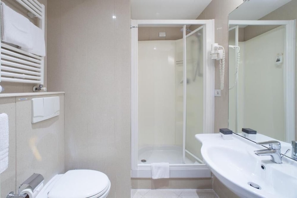 Deluxe Double Room - Photo 7