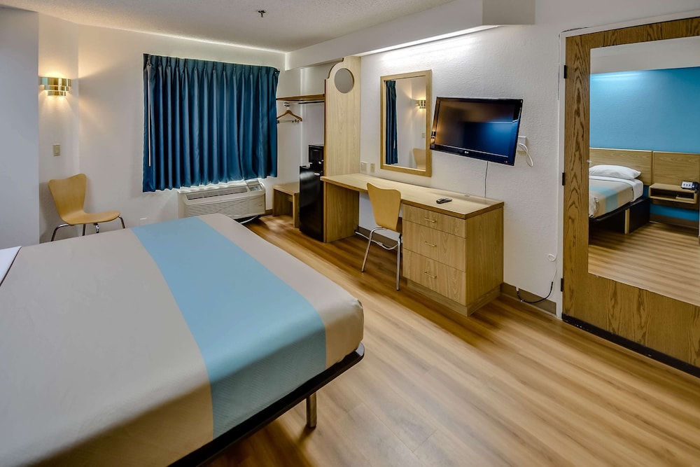 Standard Room, 2 Double Beds, Non Smoking photo 1