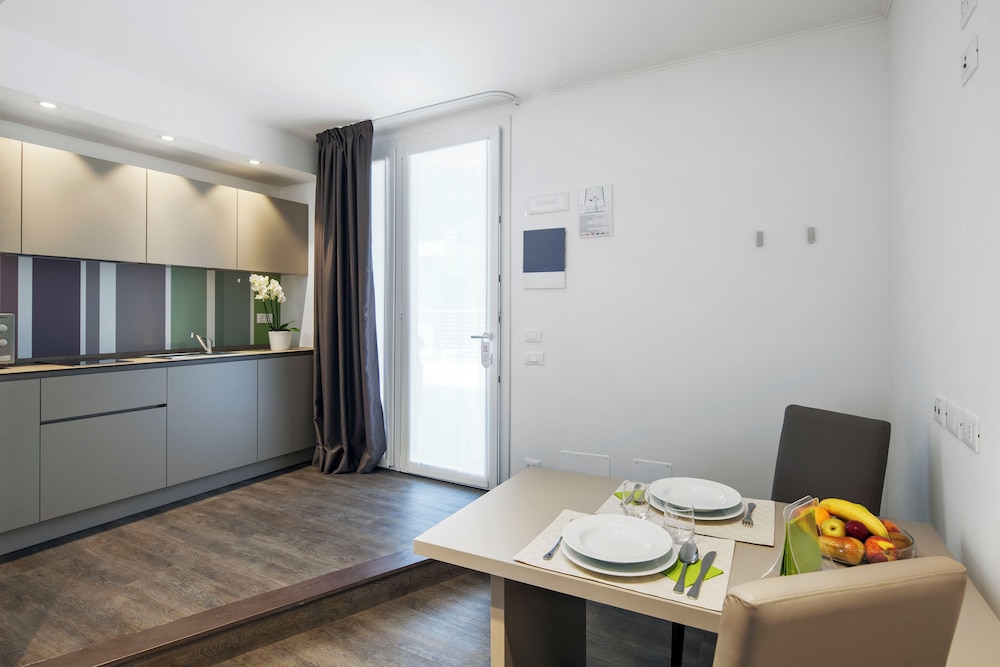 Deluxe Studio, Kitchenette