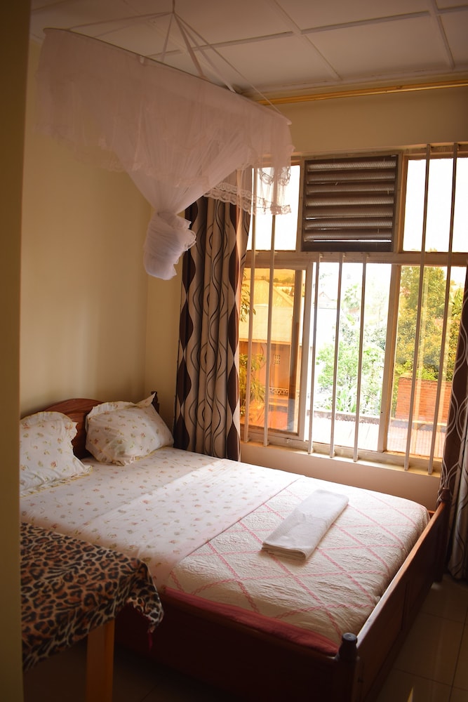Basic Single Room photo 3