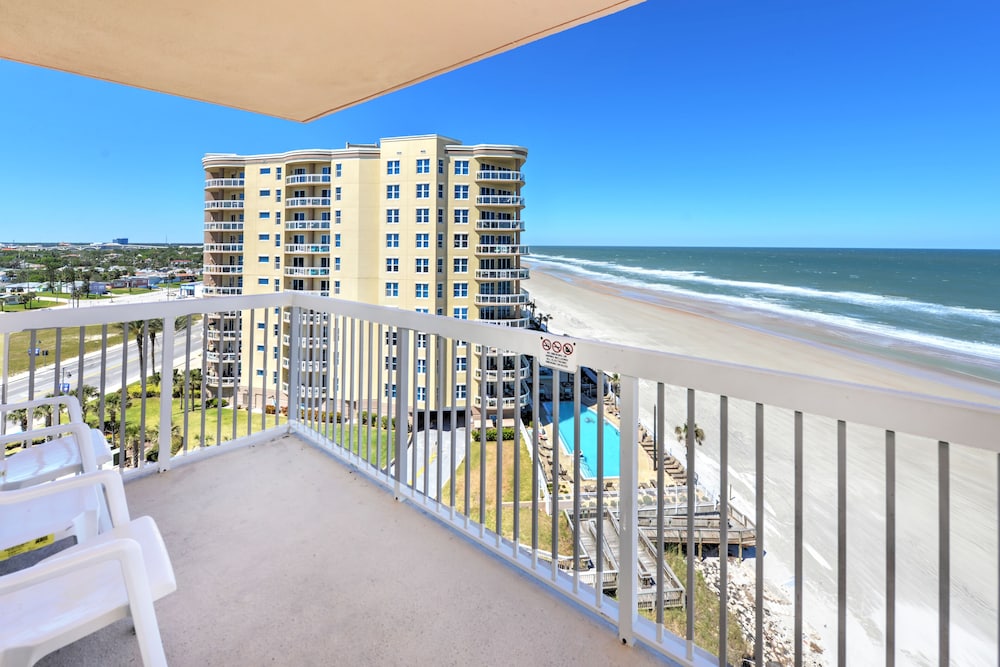Standard Room, 1 King Bed with Sofa bed, Kitchen, Partial Ocean View - Photo 4