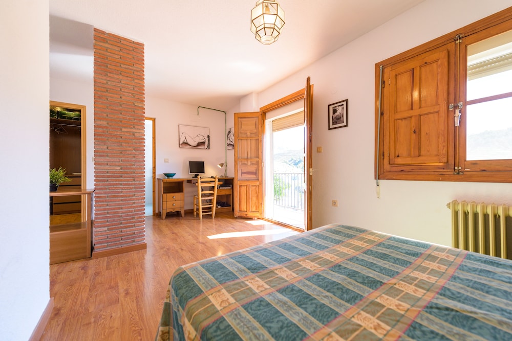 House, 3 Bedrooms, Terrace, Mountain View photo 3