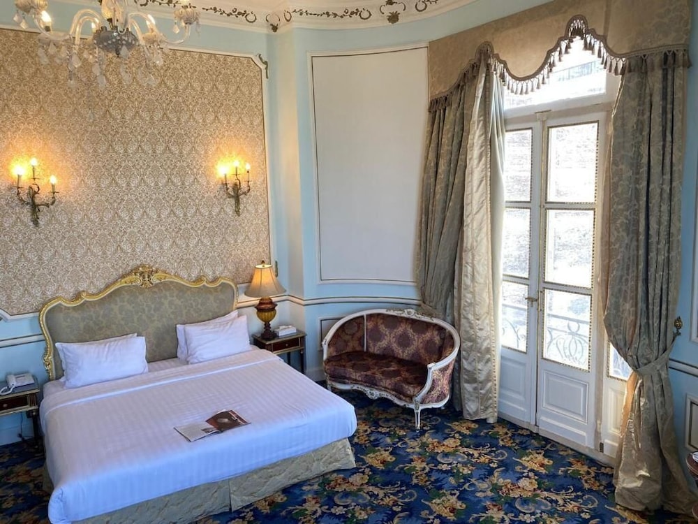 Golden Junior Suite Direct Sea View - For Egyptians Only photo 2