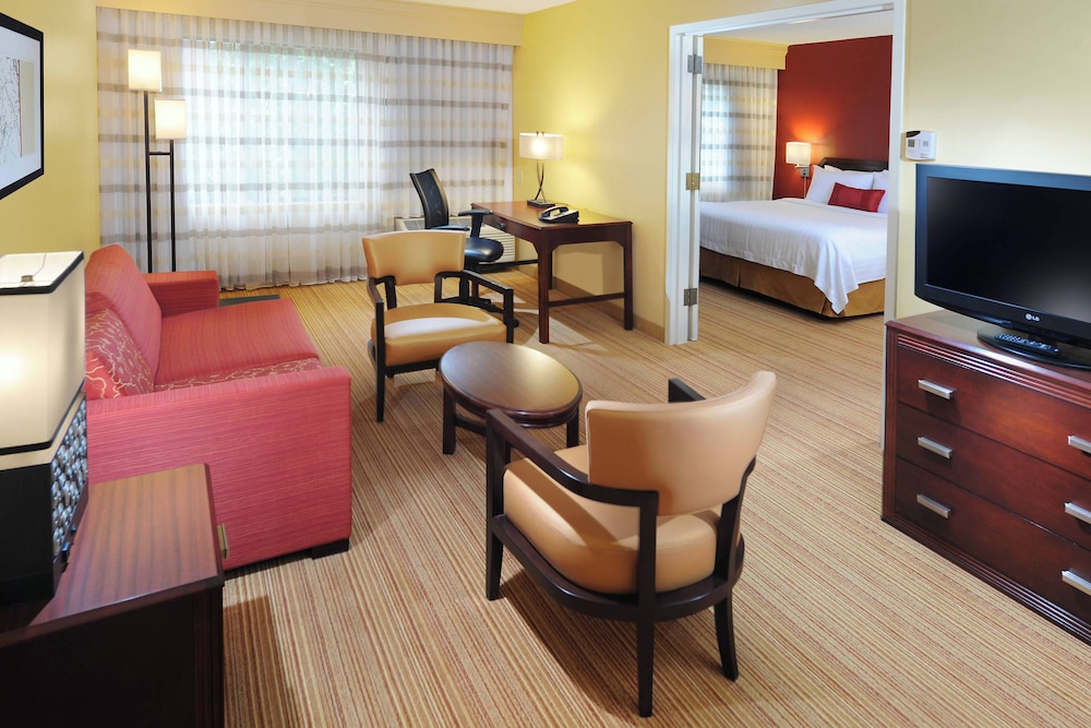 Suite, 2 Double Beds - Photo 2