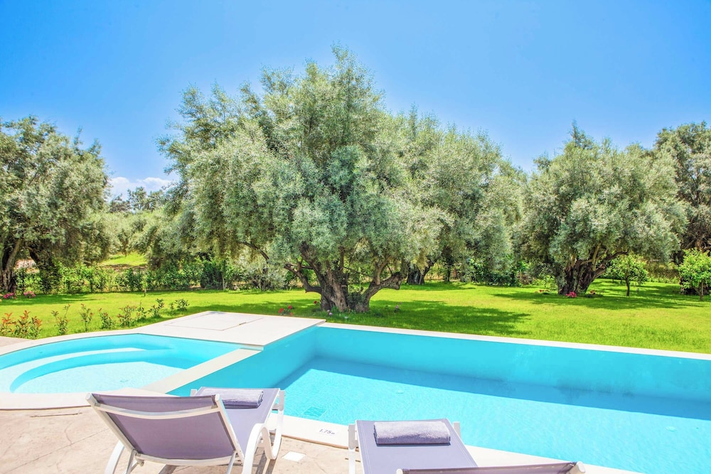Villa (2 Bedrooms)