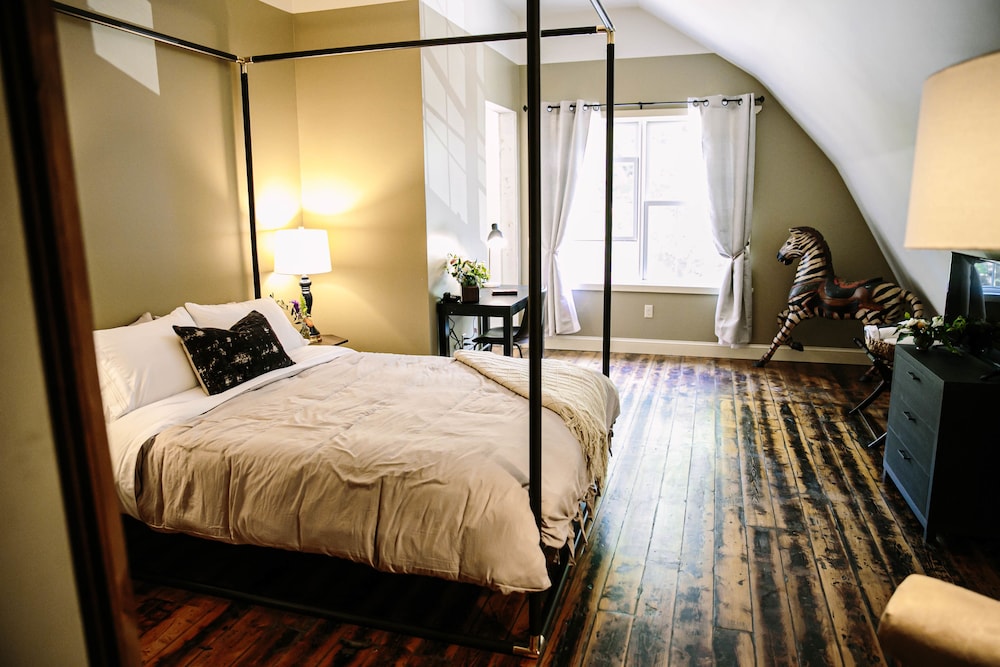 Zebra Room photo 1