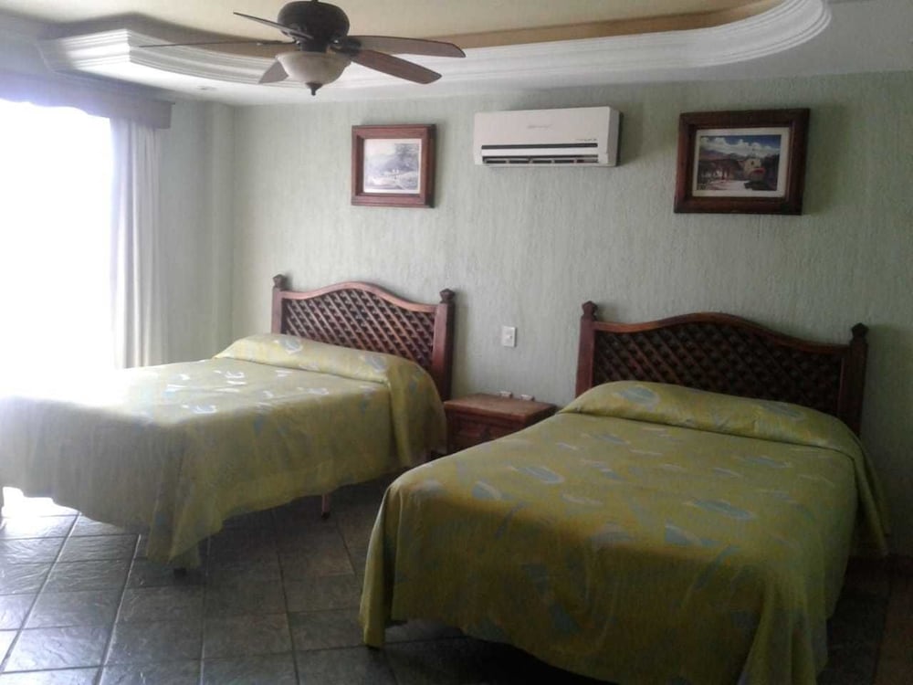 Standard Room, 2 Double Beds photo 1