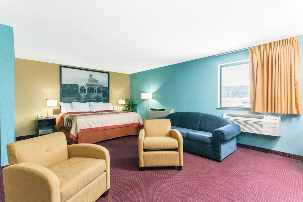 Studio Suite, 1 King Bed, Non Smoking - Photo 1
