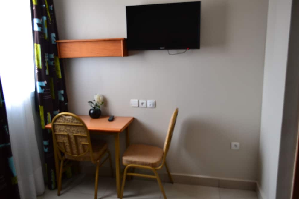 Standard Room photo 2