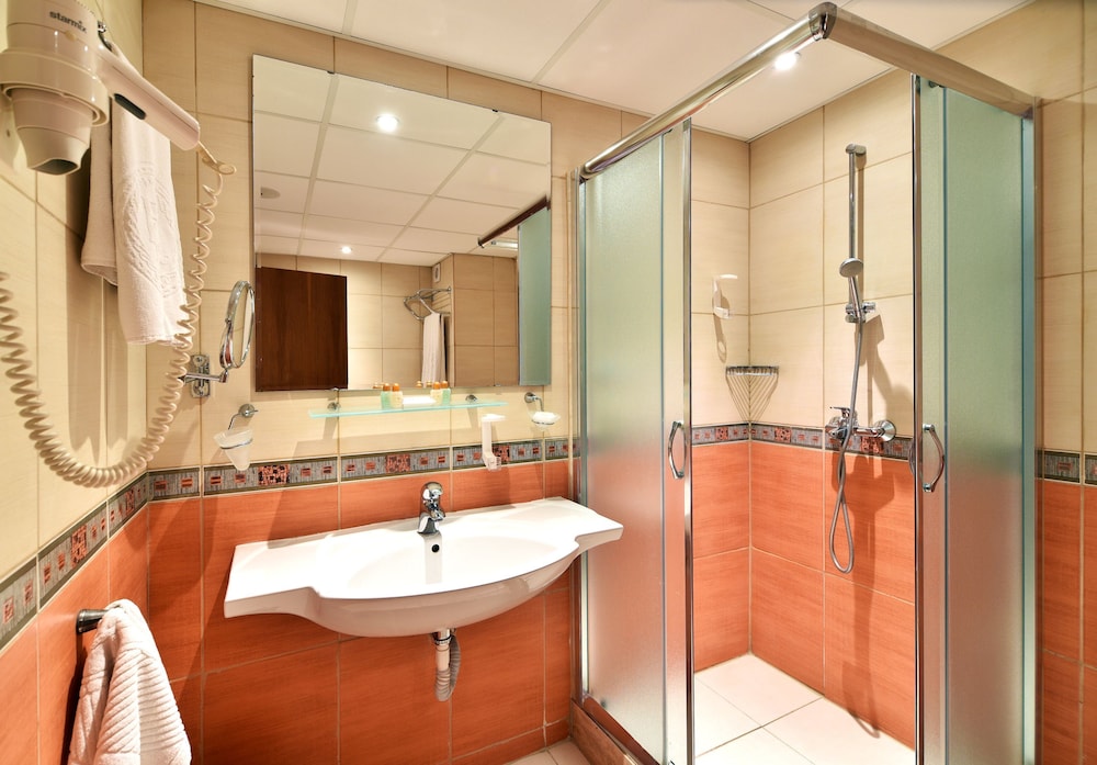 Suite (Healing Hot Mineral Pools - Free Use) photo 3