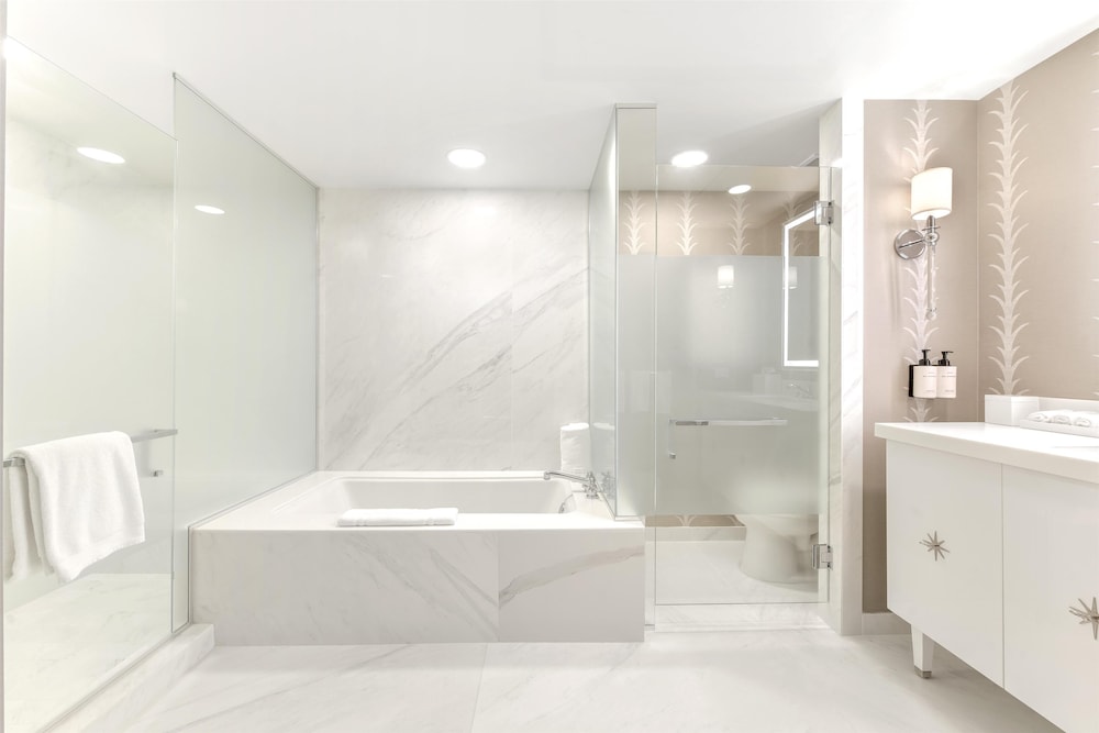 Beverly Hills Retreat Suite thumbnail 5
