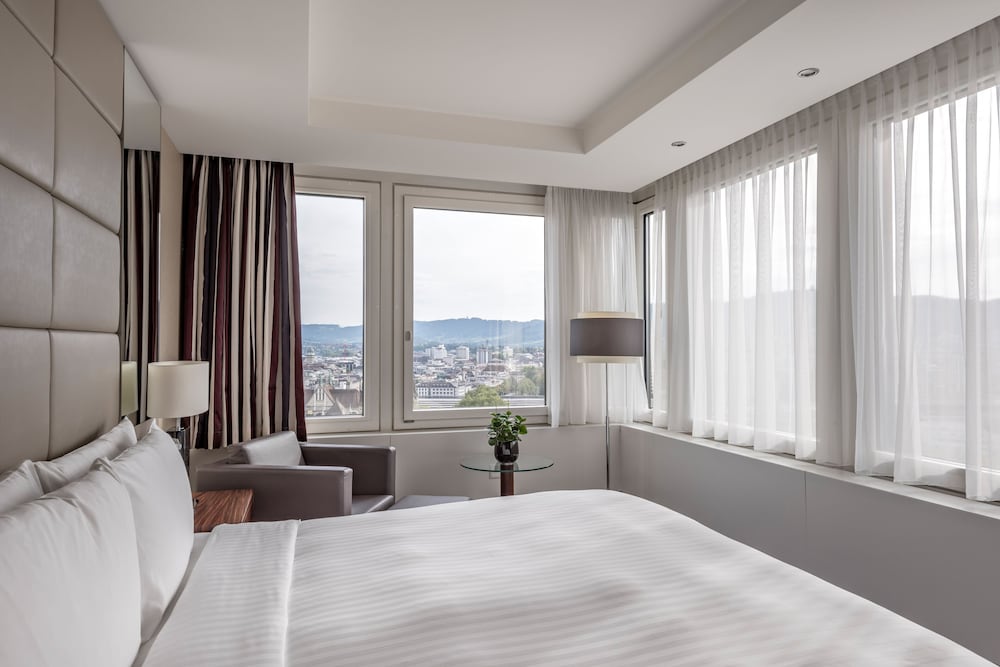 Club Suite, 1 Bedroom - Photo 2