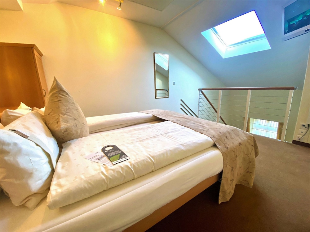 Superior Twin Room, 2 Twin Beds - Photo 6
