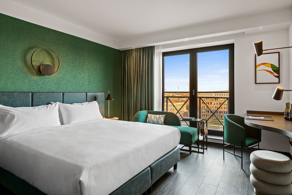 Deluxe Room, 1 King Bed, City View - Photo 8