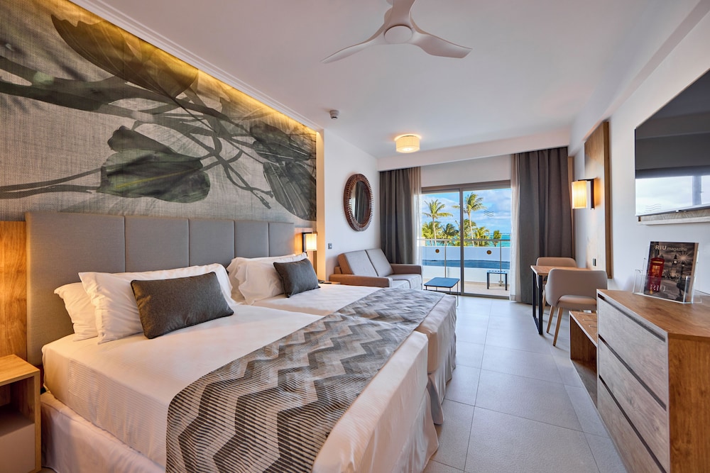 Junior Suite, Partial Sea View (B2C)