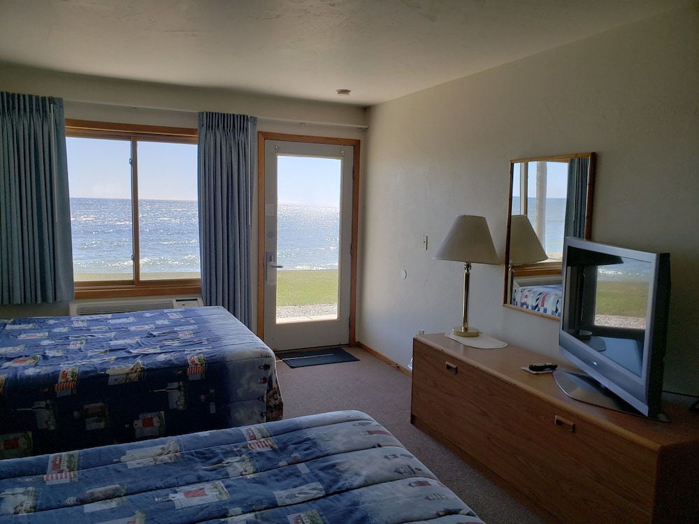 Beachfront Kitchenette
