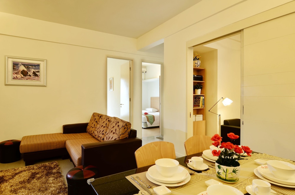 Premier One Bedroom Apartment With Study Room