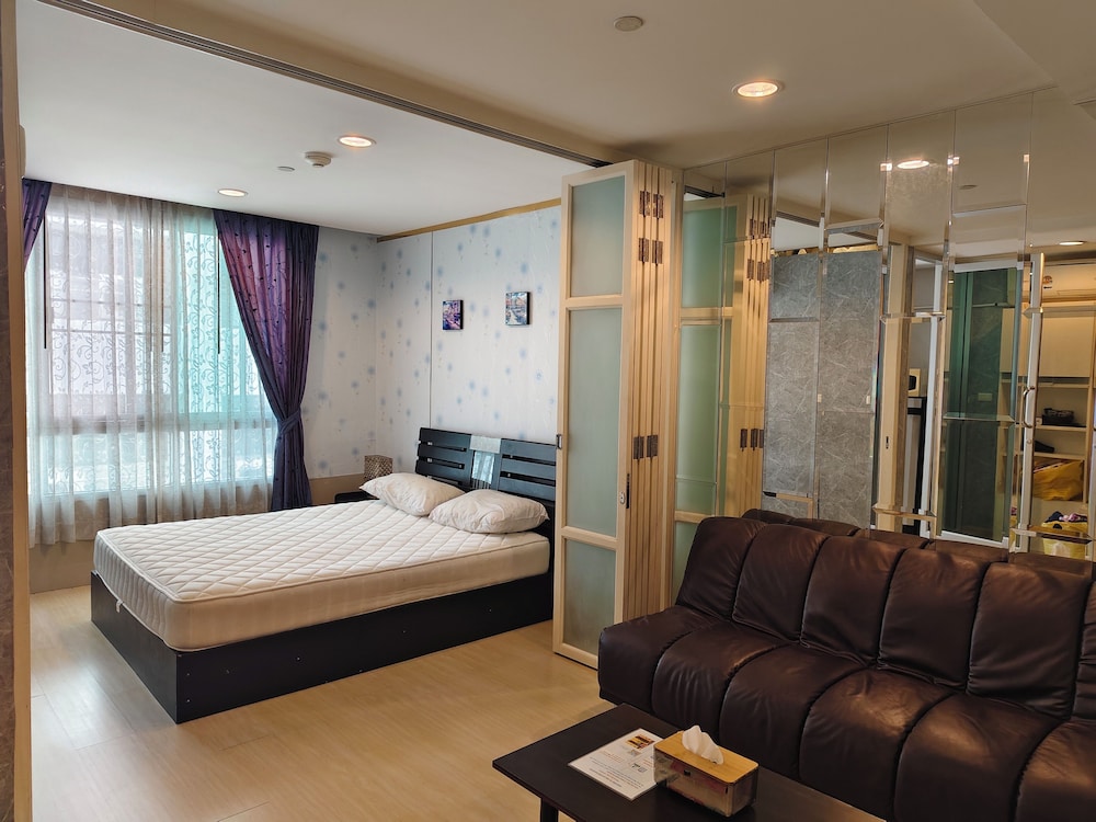 Condo, 1 Double Bed with Sofa bed, Smoking, Balcony photo 1