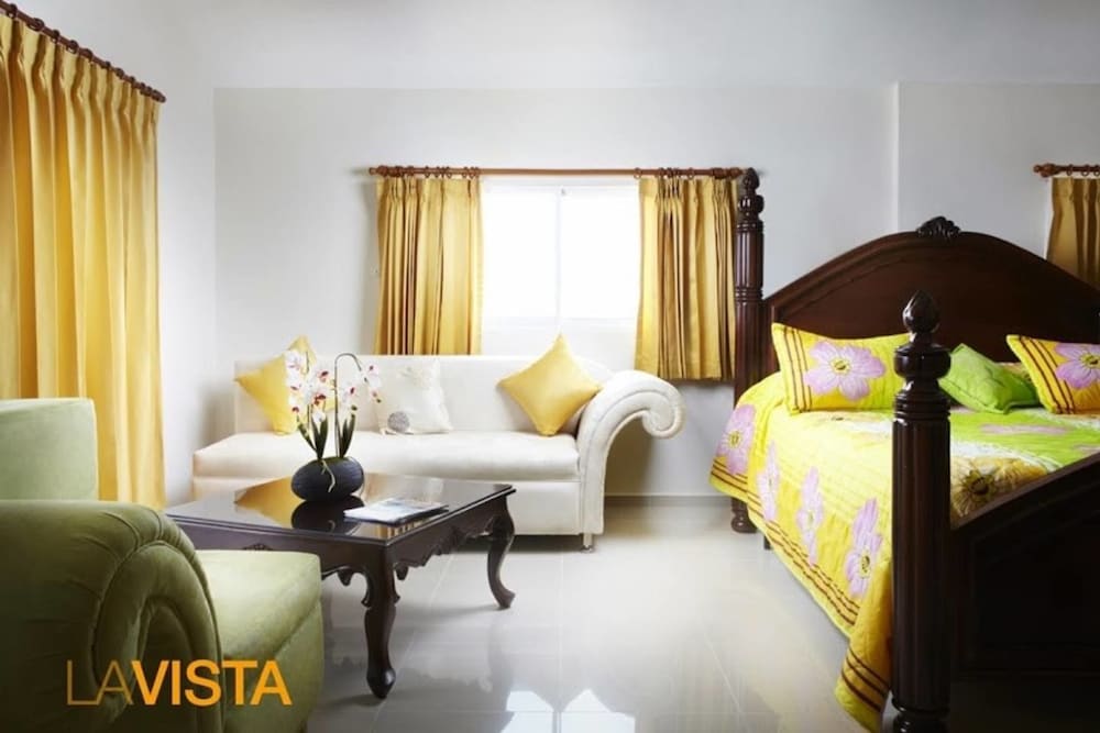 Villa photo 1