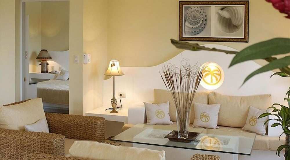 Crown Suite, One Bedroom photo 2