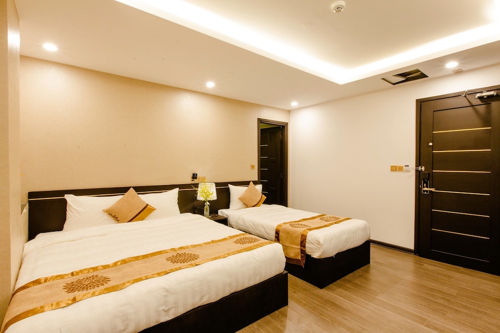 Deluxe King Room photo 3